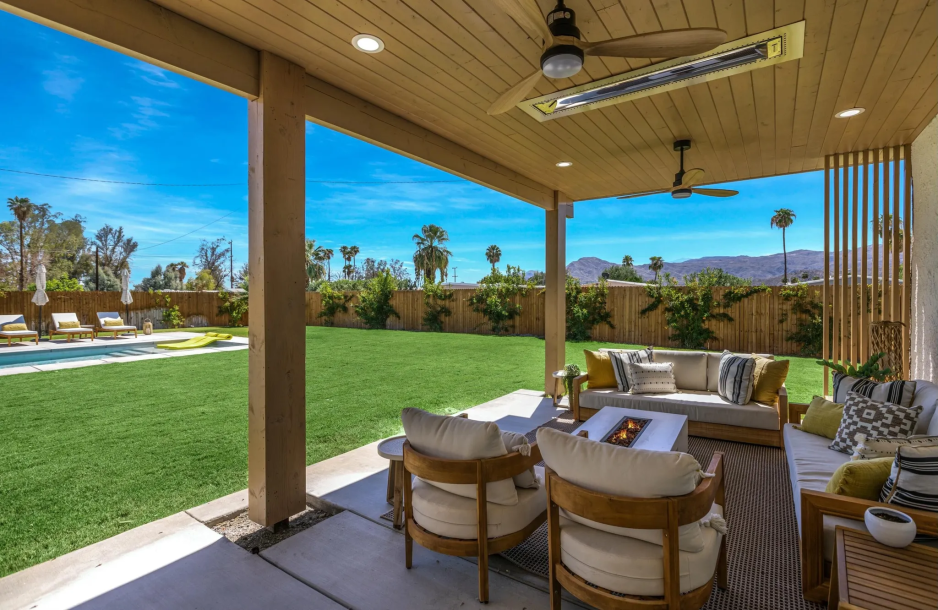 2220 Lawrence St, Palm Springs, CA 92264-3