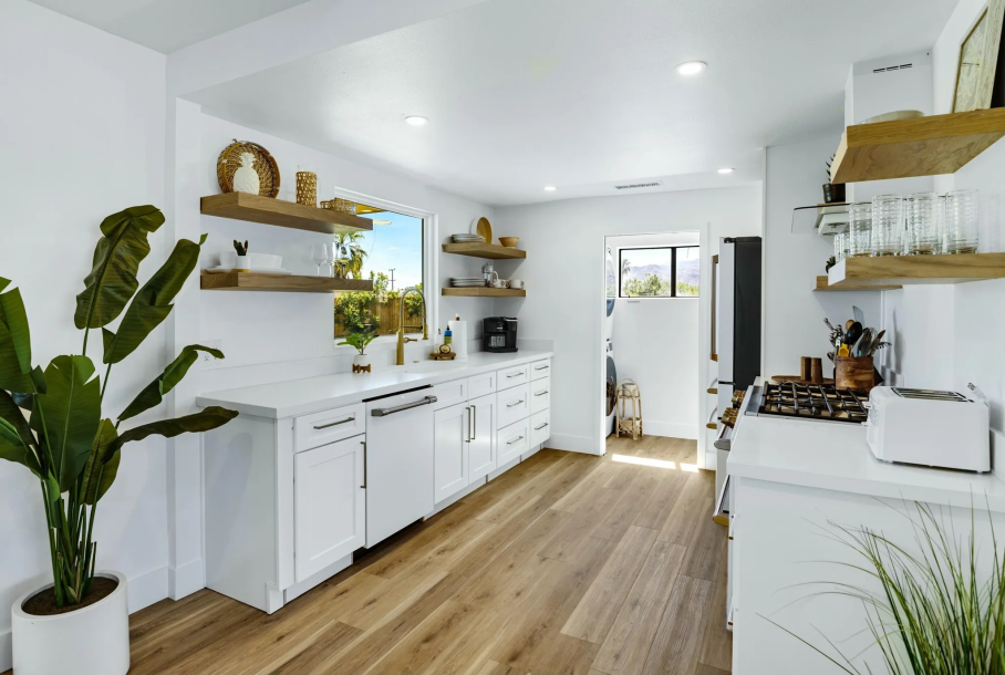 2220 Lawrence St, Palm Springs, CA 92264-4