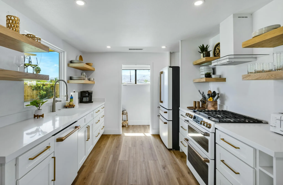 2220 Lawrence St, Palm Springs, CA 92264-5