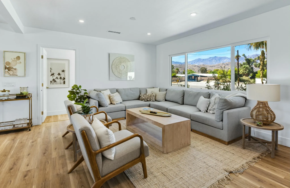 2220 Lawrence St, Palm Springs, CA 92264-6
