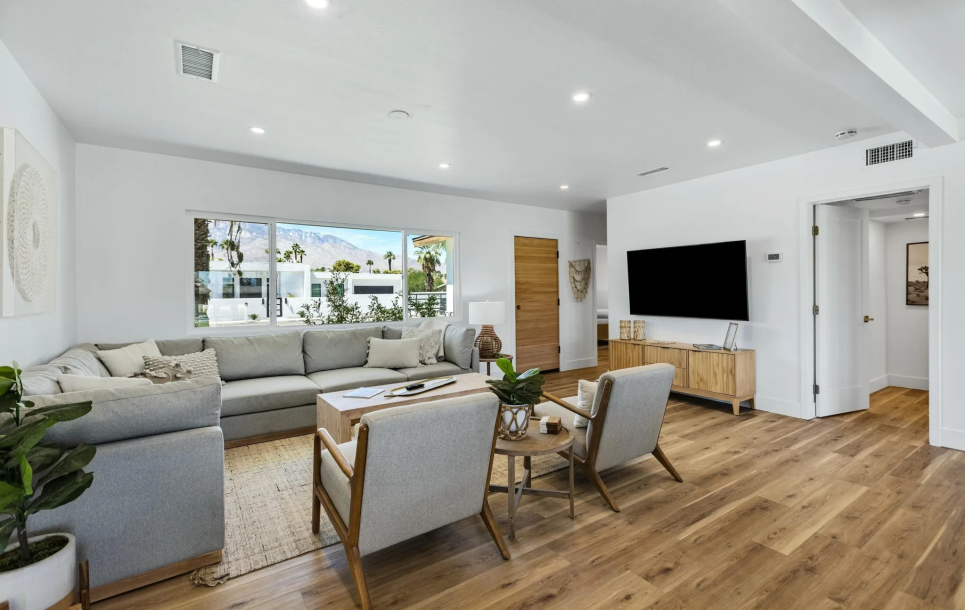 2220 Lawrence St, Palm Springs, CA 92264-7