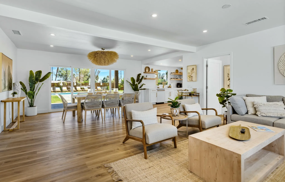 2220 Lawrence St, Palm Springs, CA 92264-9